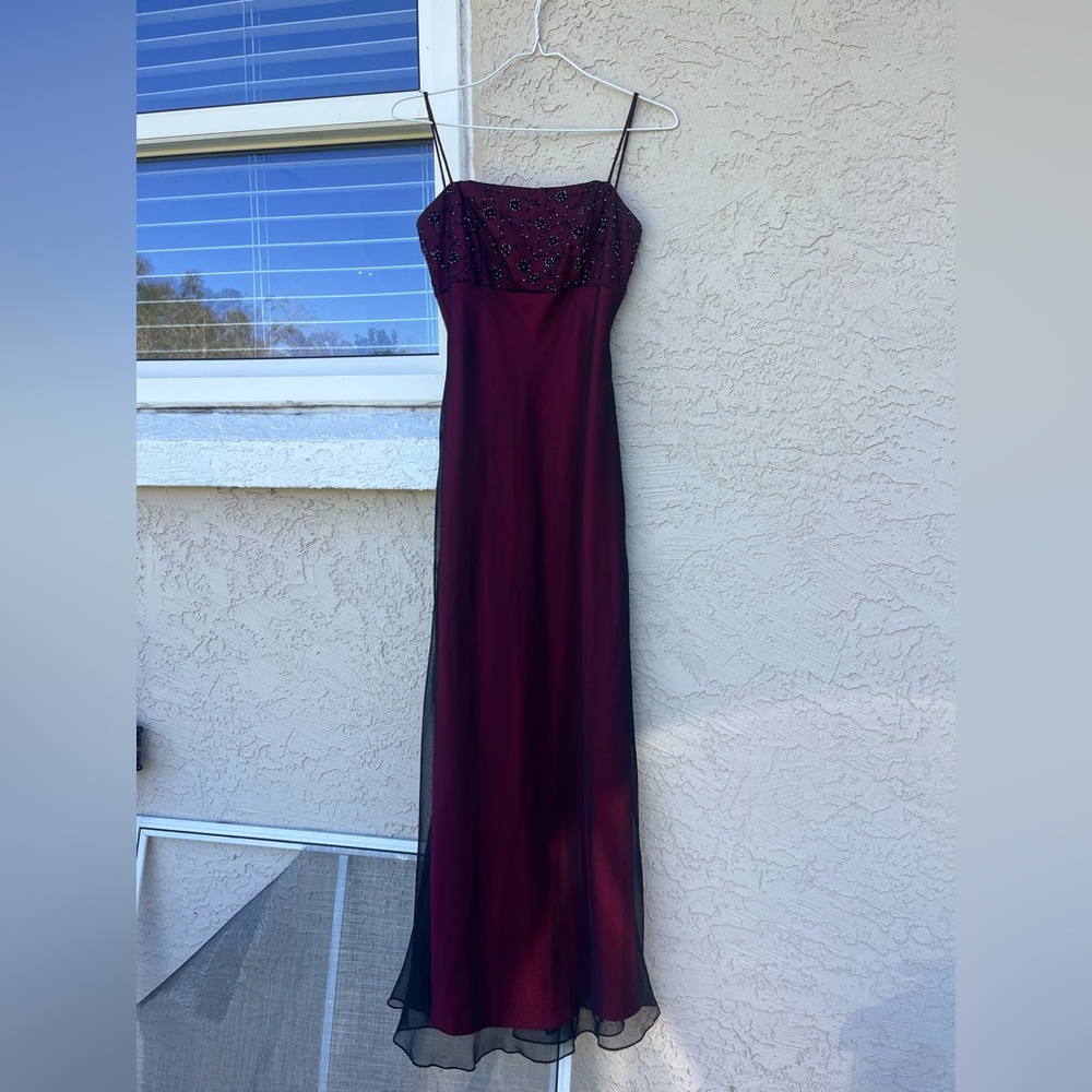 Blondie Nites Burgundy and Black Dress